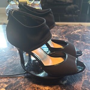 Nine West Garofalo Black Peep-Toe Hooded Heel Pump Women’s Size 8M